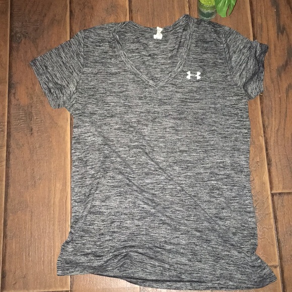 Under Armour Woman's Light weight shirt-FIRM - Picture 2 of 5